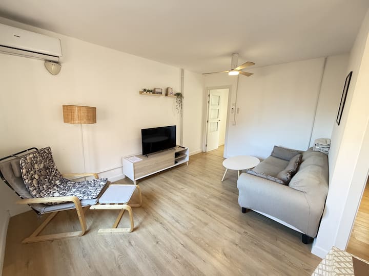 Cozy Apartment For 3,close To Beach&near Fòrum Bcn - El Masnou