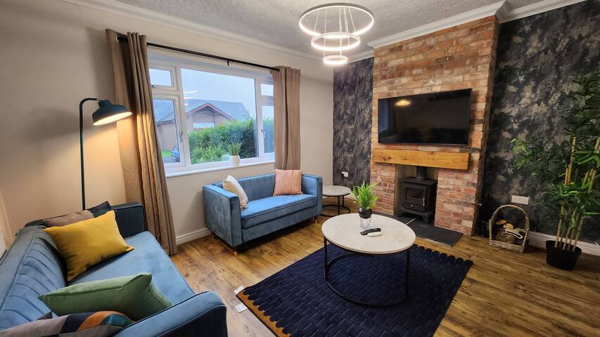 Elegant 3 bedroom 7 guest house Contractor Welcome