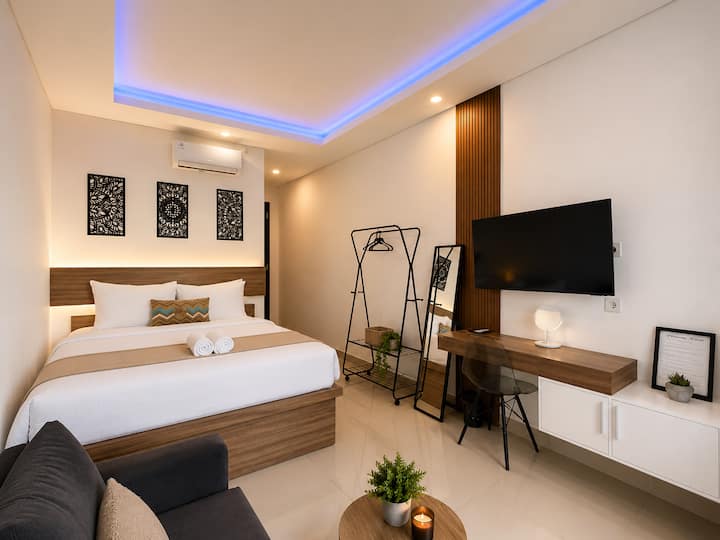 Stay, Work & Connect | Seminyak Co-living Studios - Kuta