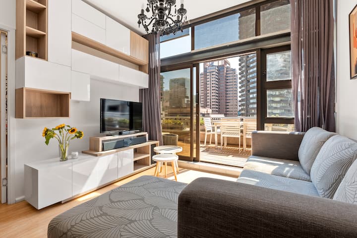 1 Bed, 2 Bath + Study | City Views | Backup Power - Camps Bay
