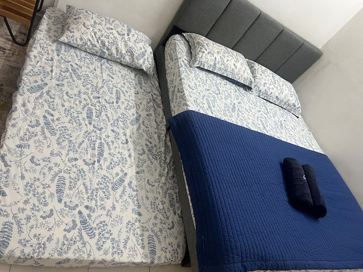 La cama individual está disponible bajo petición.