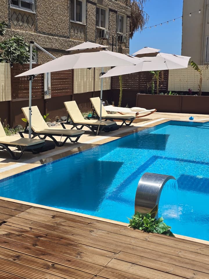 6 Bedroom Villa With Bar & Swimming Pool - Chipre
