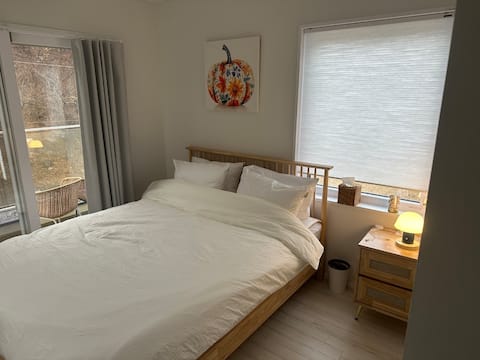 Sojung
Private pension, spa, lawn garden, Bivaldi Park, Ocean World (8 minutes), Seoul 60 minutes, 3