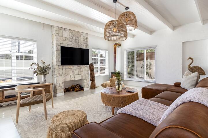 Flamingo Villa @ Beach/Pool/ Luxury/Solar Back Up gallery image 2