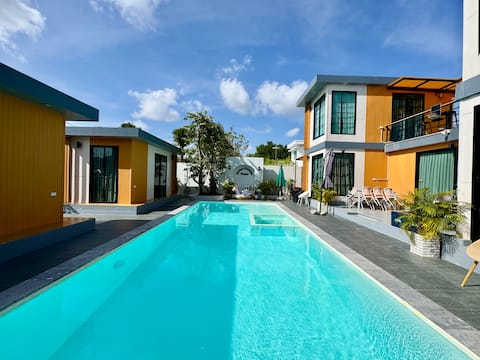 Deratera Pool Villa