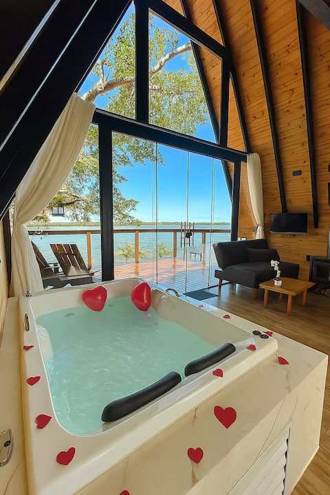 Romantic Chalet with Hydro, View, Pool and Lagoon