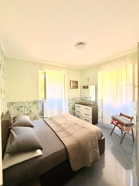 Top performing Airbnb: At Alex & Azzurra Island in Roma