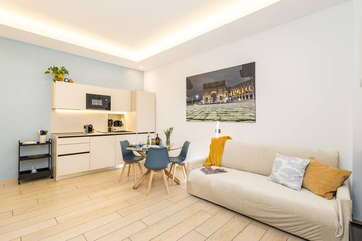 Cómoda sala de estar con sofá cama, comedor y cocina completa. Calefacción, aire acondicionado, wifi de fibra gratuito, agua potable.