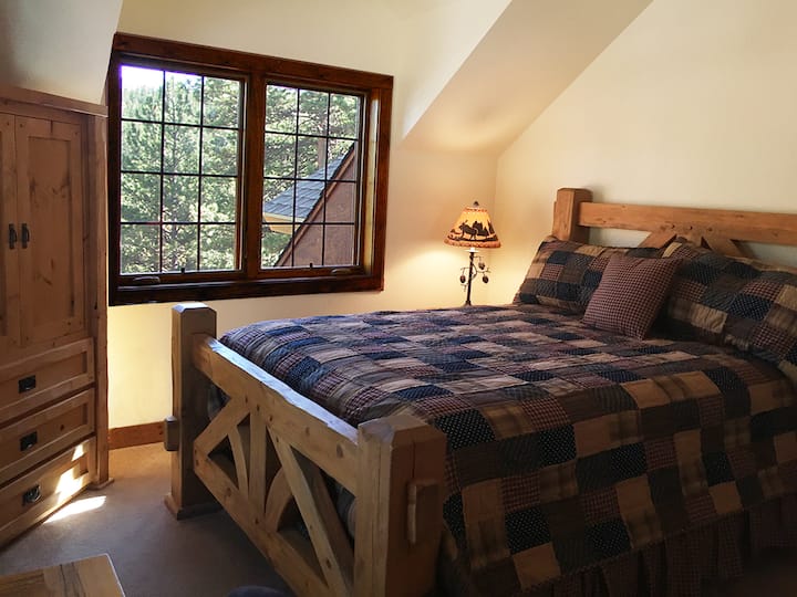The Canoe Room Suite (View One) includes a full in-room bathroom, walk in shower and large soaker tub.