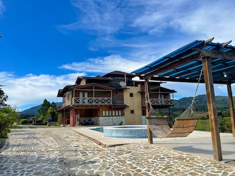 Las Neblinas Presidential Villas, Constanza