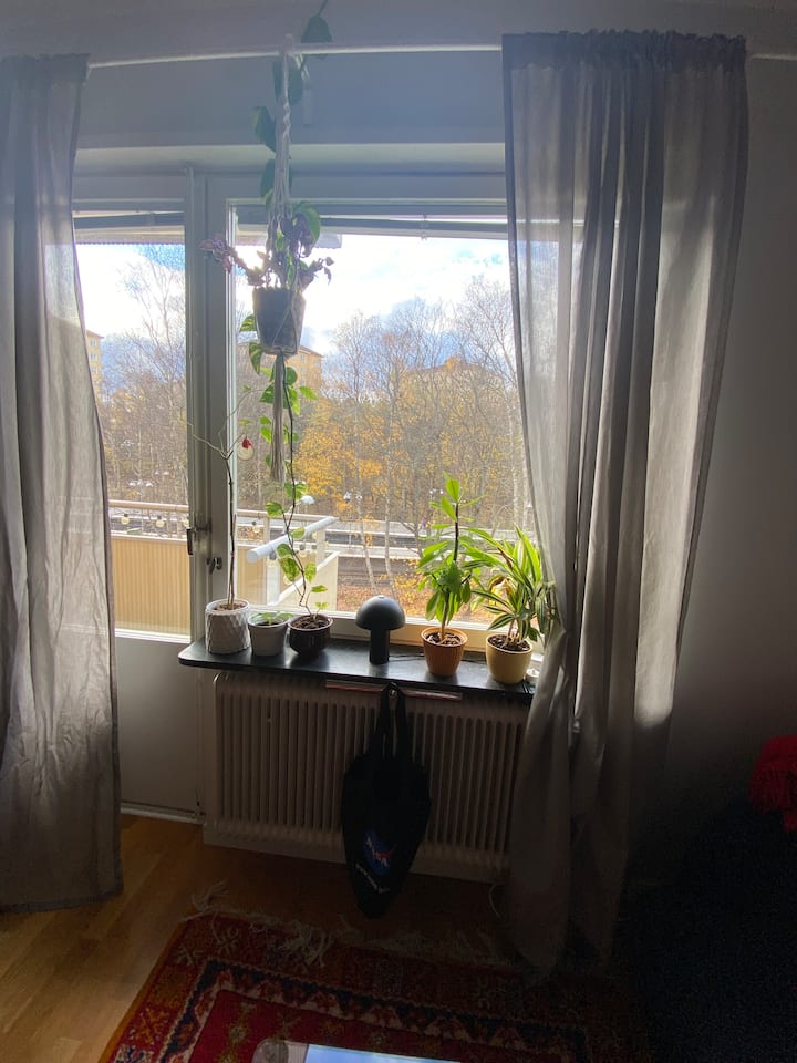 Cozy Scandinavian Home & Balcony In Skärmarbrink - Stockholm