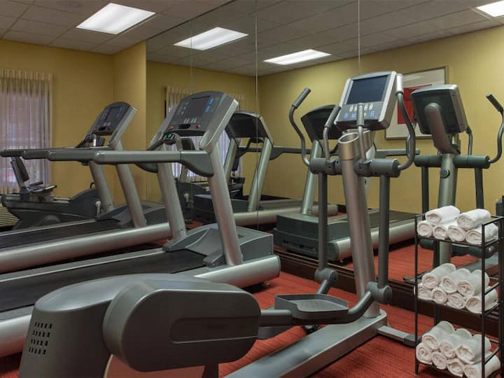 Pets Allowed! 2 Big Units With Free Parking! Pool! - Austin, TX