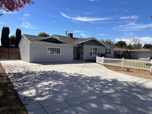 Family & Group Getaway | 4BR+Playroom | Sleeps 11