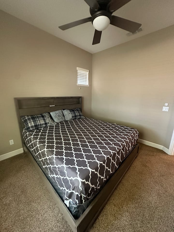 غرفة النوم 1