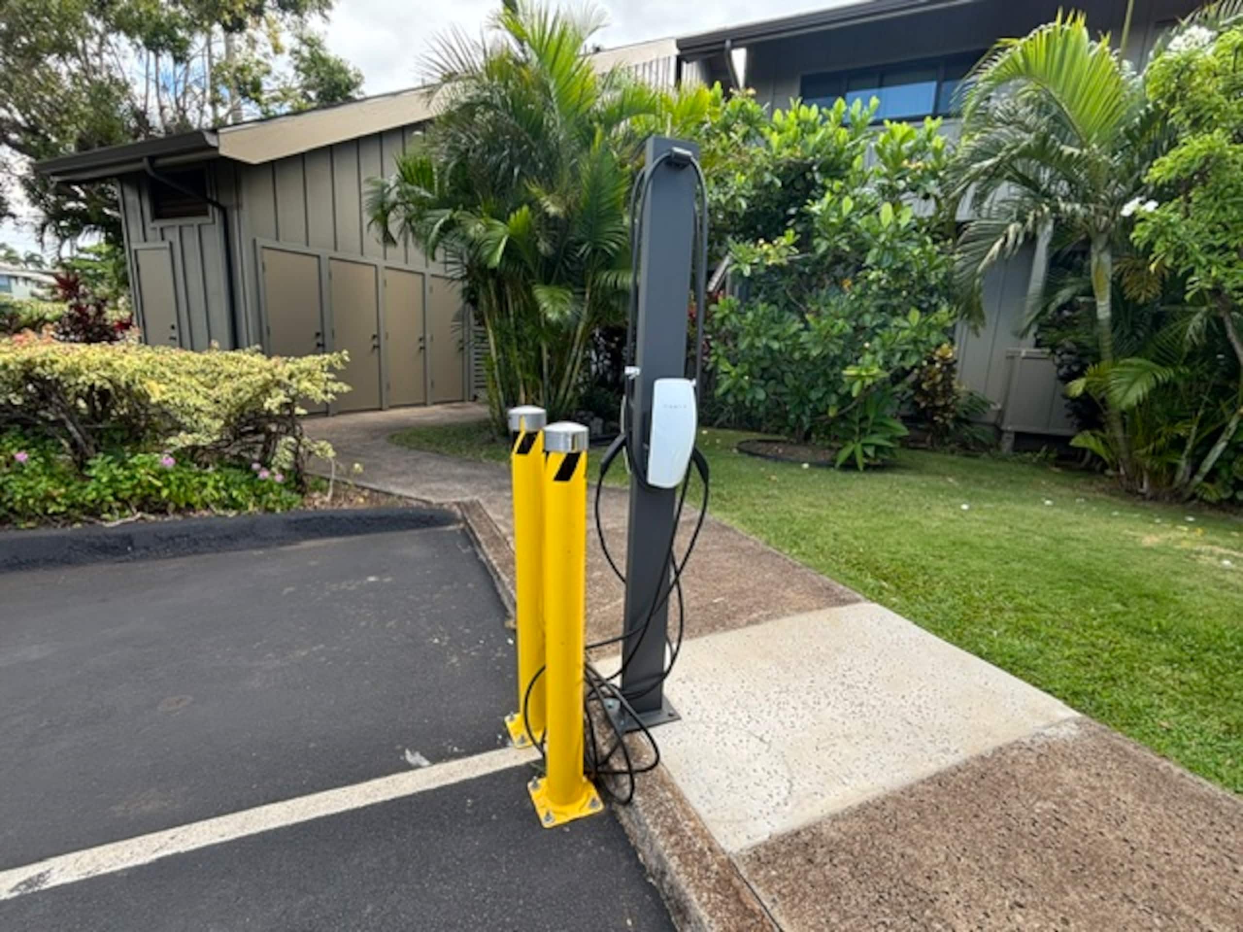 Condo in Lahaina · ★5.0 · 2 bedrooms · 3 beds · 2 baths - Image 50