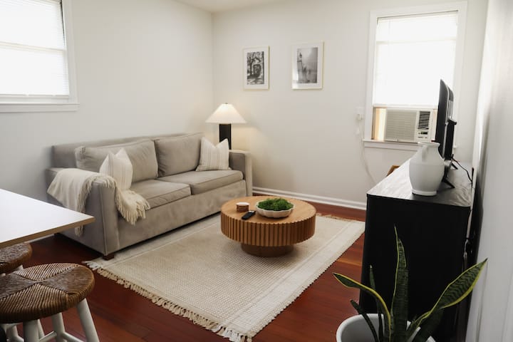Oakview Guesthouse Near Airport - Kenner, LA