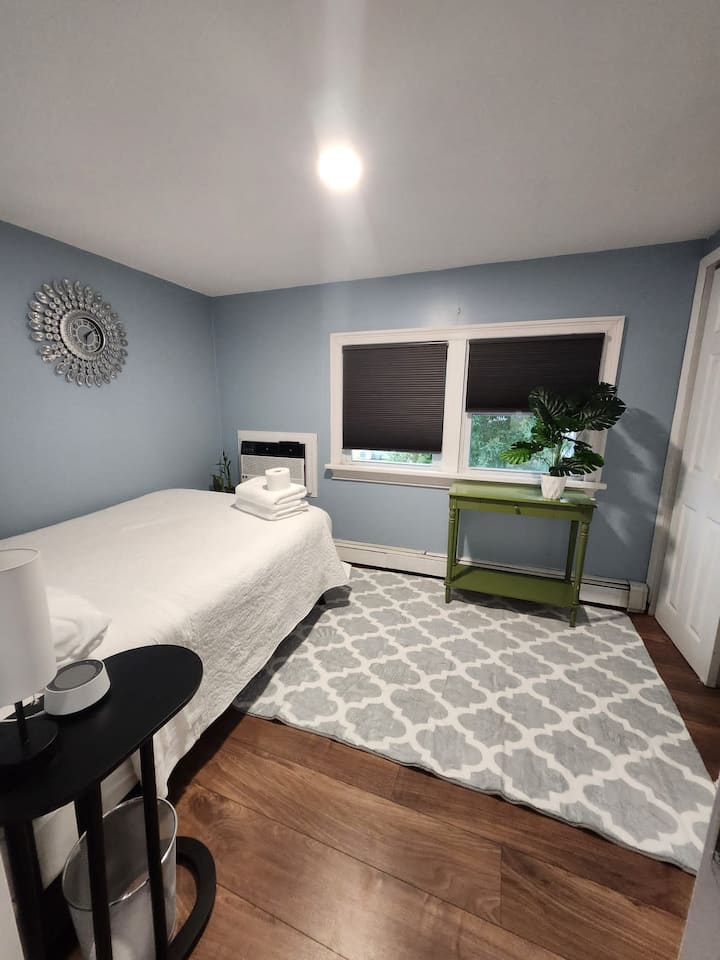 Sunshine Room - Mineola, NY