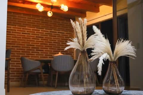 Popular Airbnb listing: D'lux Cabin for 12 · Near downtown. in Mazamitla