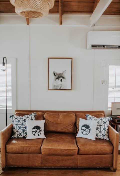 Popular Airbnb listing: Tiny Cabin | Perfect Mountain Getaway | Clayton GA in Clayton