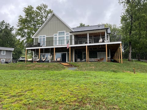 Lolli & Pop’s Lake Front Oasis