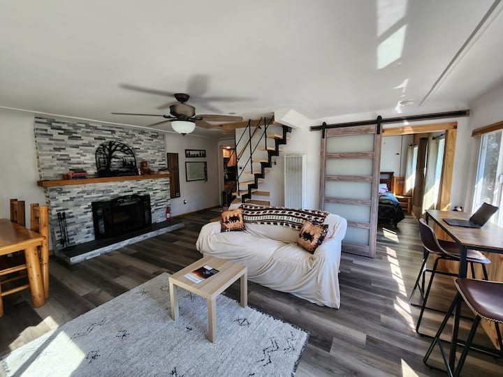 Bluretreat - San Bernardino, CA