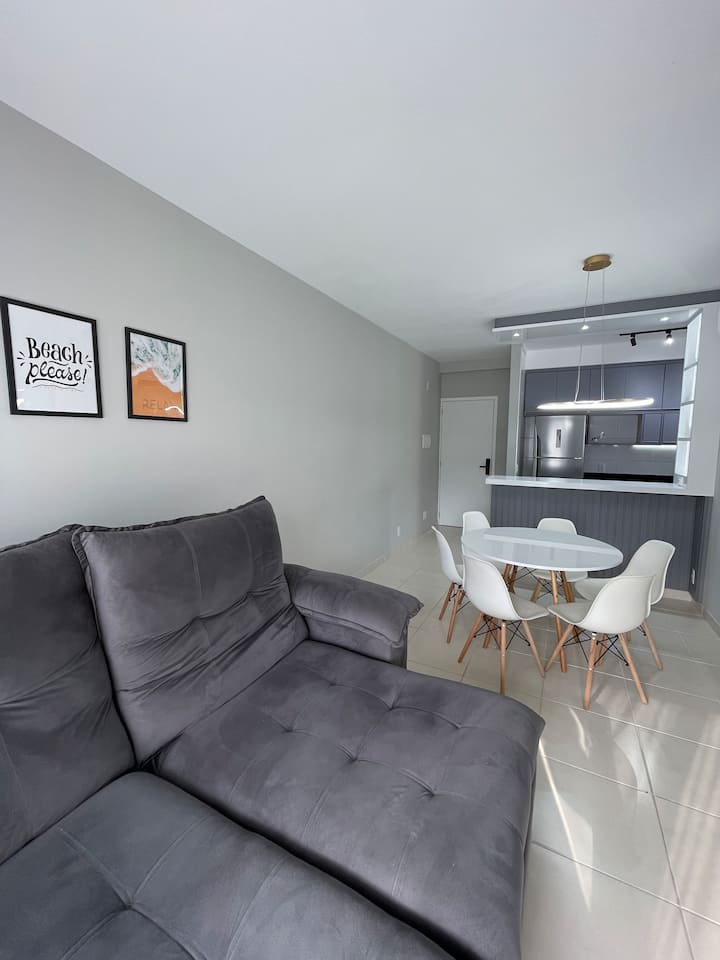 650m Da Praia, Segurança 24h, 2 Garagens, Piscina. - Guarujá