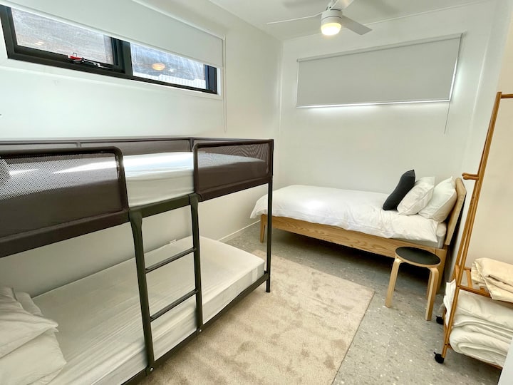 საძინებელი 4