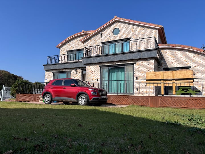 [Upgrade complete] Donga Pension-1,2 floors exclusive use, 2nd floor terrace #family gathering…