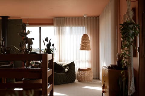 Popular Airbnb listing: Treetop Design Retreat | Walk to the Beach in Torquay
