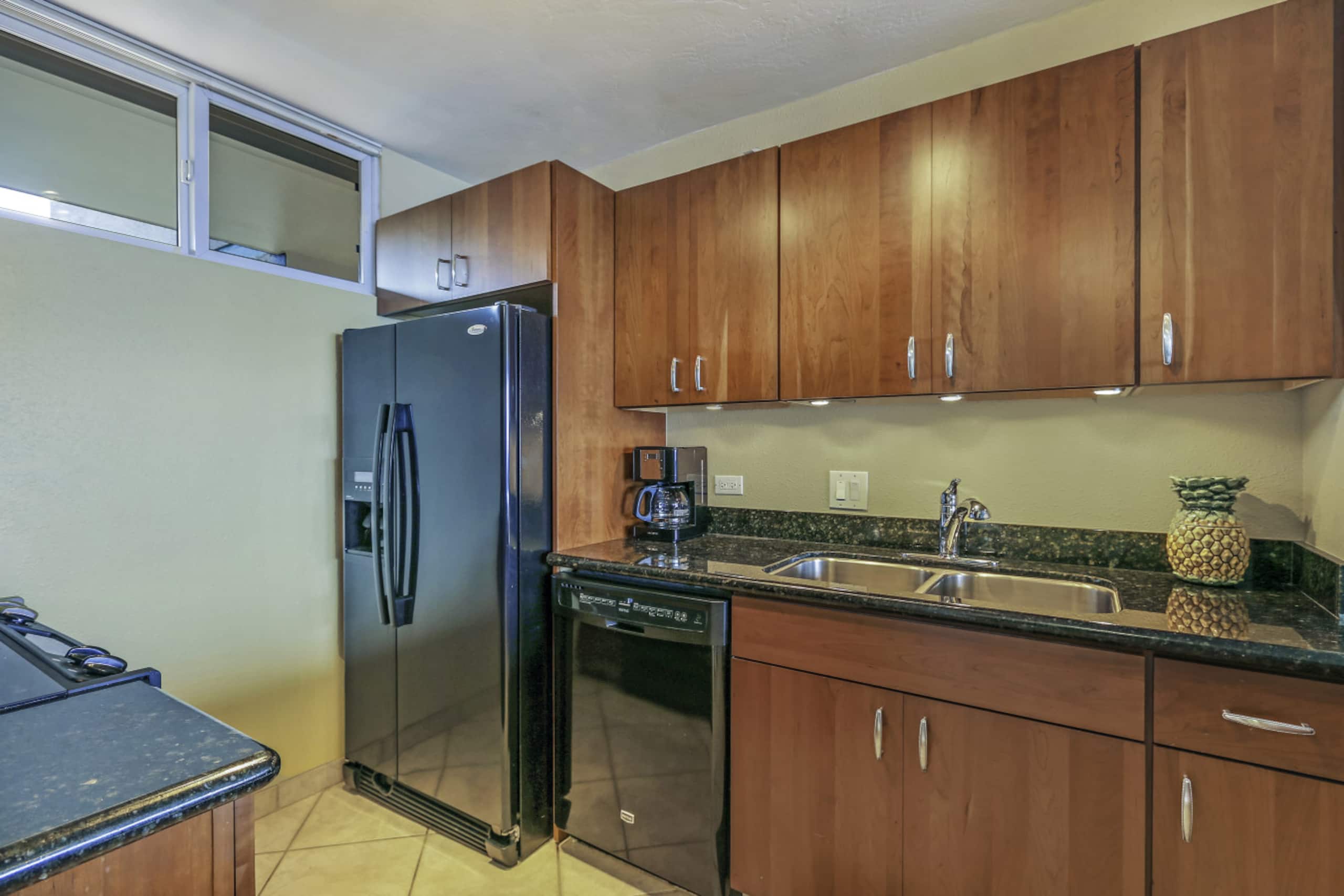 Condo in Lahaina · ★4.97 · 1 bedroom · 2 beds · 1 bath - Image 8