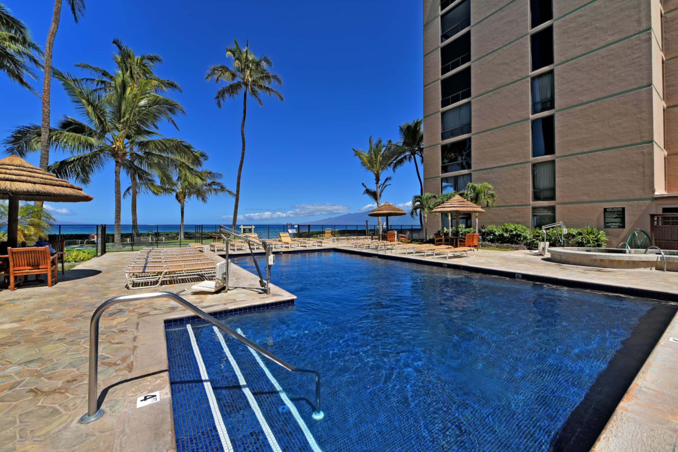 Condo in Lahaina · ★4.97 · 1 bedroom · 2 beds · 1 bath - Image 27