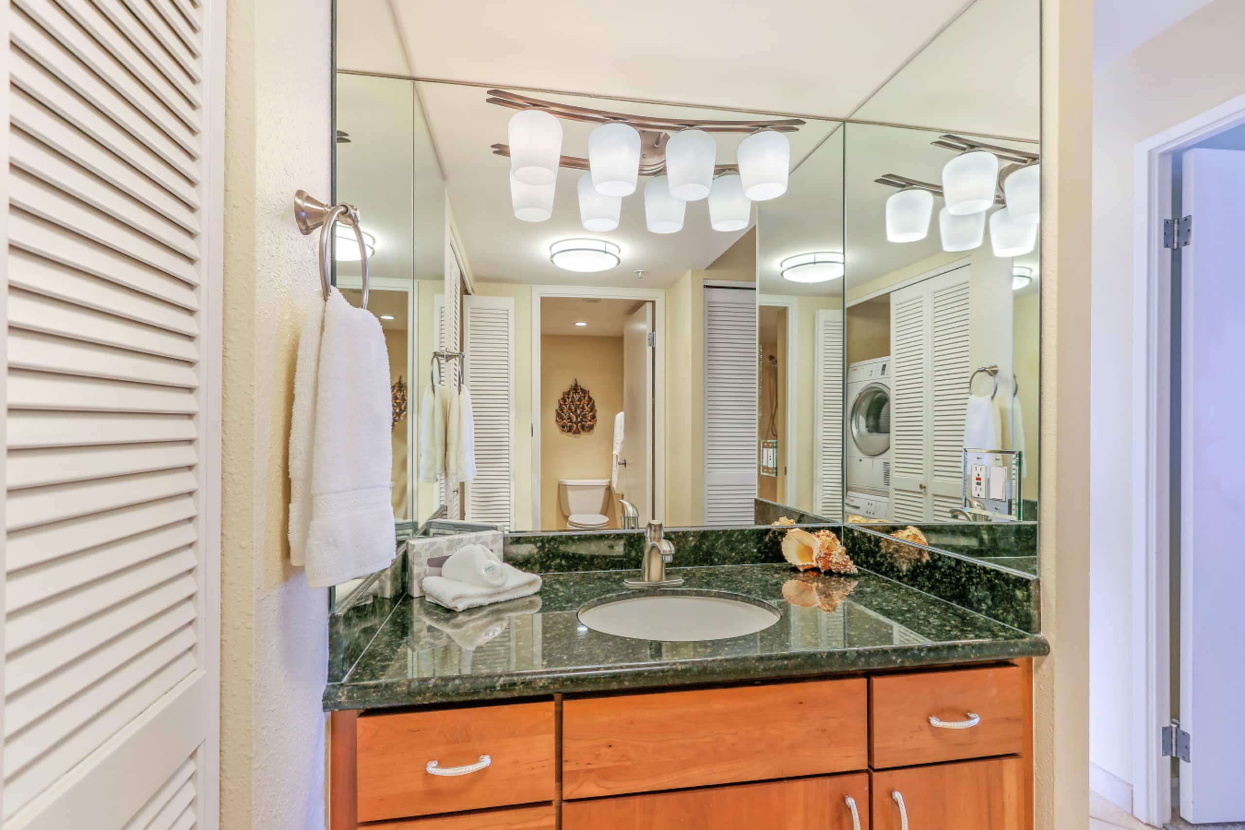 Condo in Lahaina · ★4.97 · 1 bedroom · 2 beds · 1 bath - Image 15