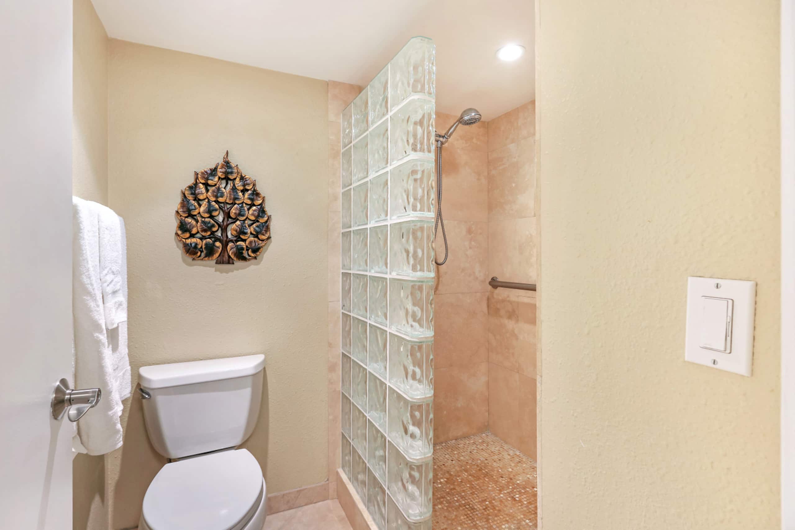 Condo in Lahaina · ★4.97 · 1 bedroom · 2 beds · 1 bath - Image 17