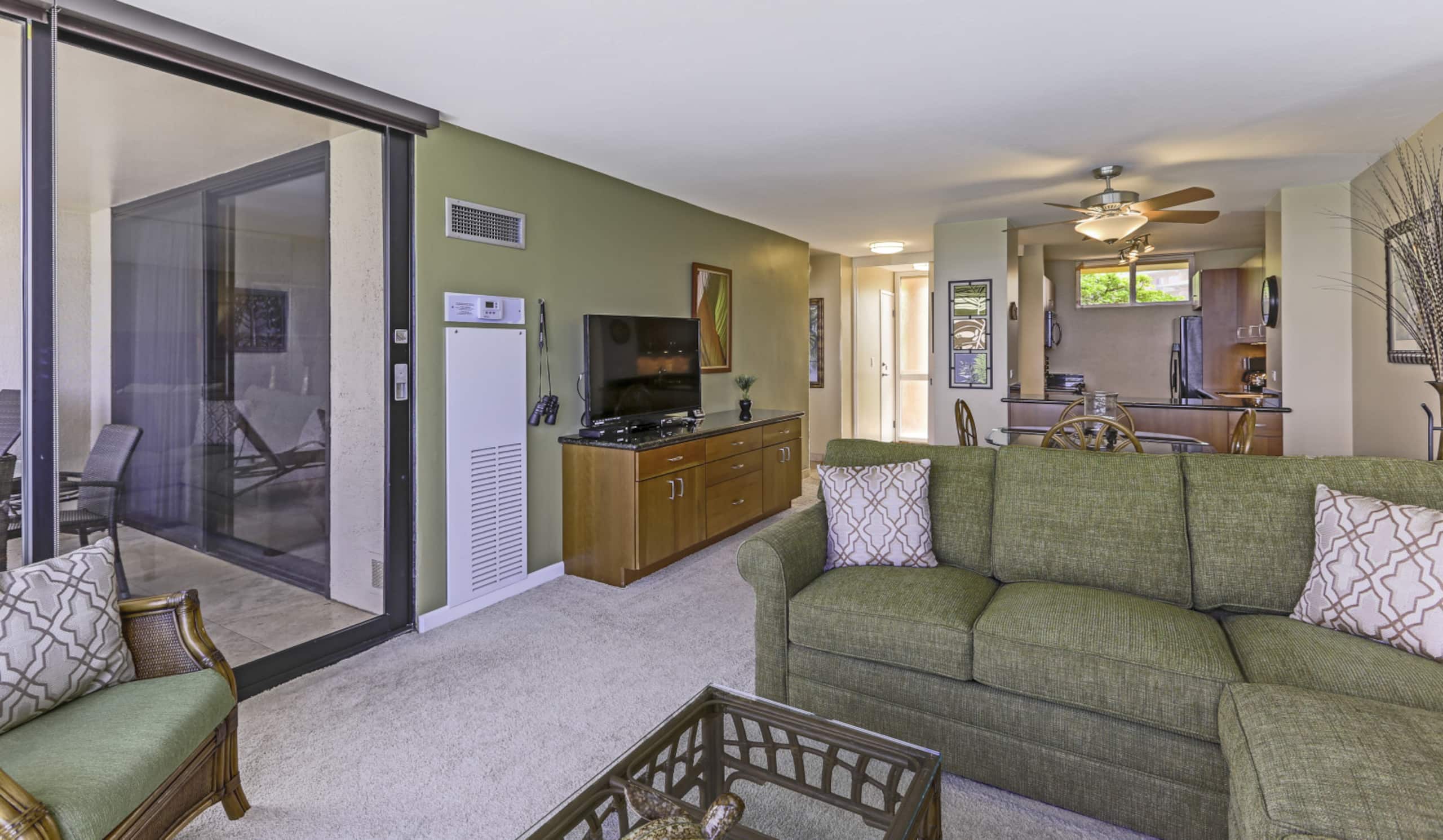 Condo in Lahaina · ★4.97 · 1 bedroom · 2 beds · 1 bath - Image 4