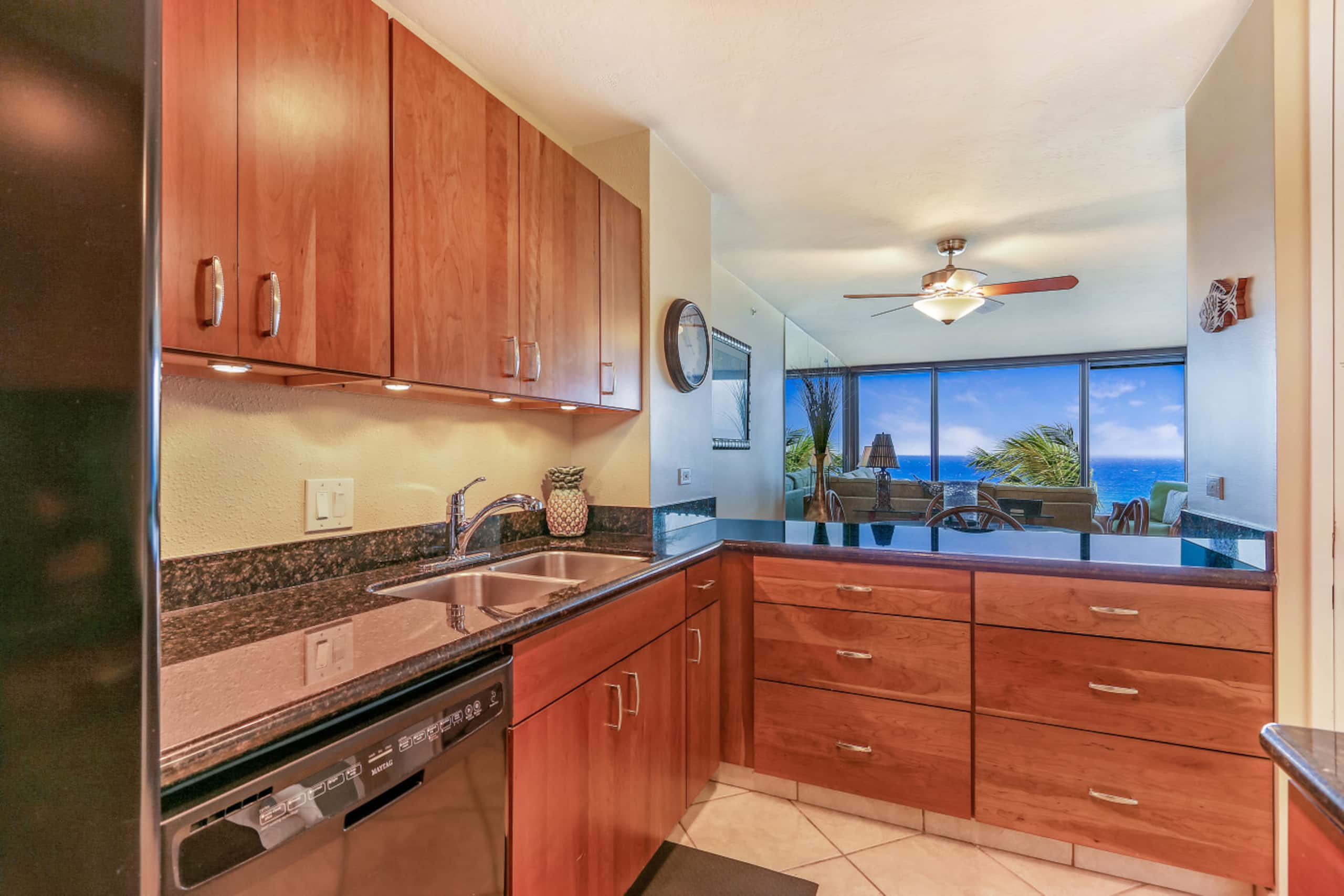 Condo in Lahaina · ★4.97 · 1 bedroom · 2 beds · 1 bath - Image 10