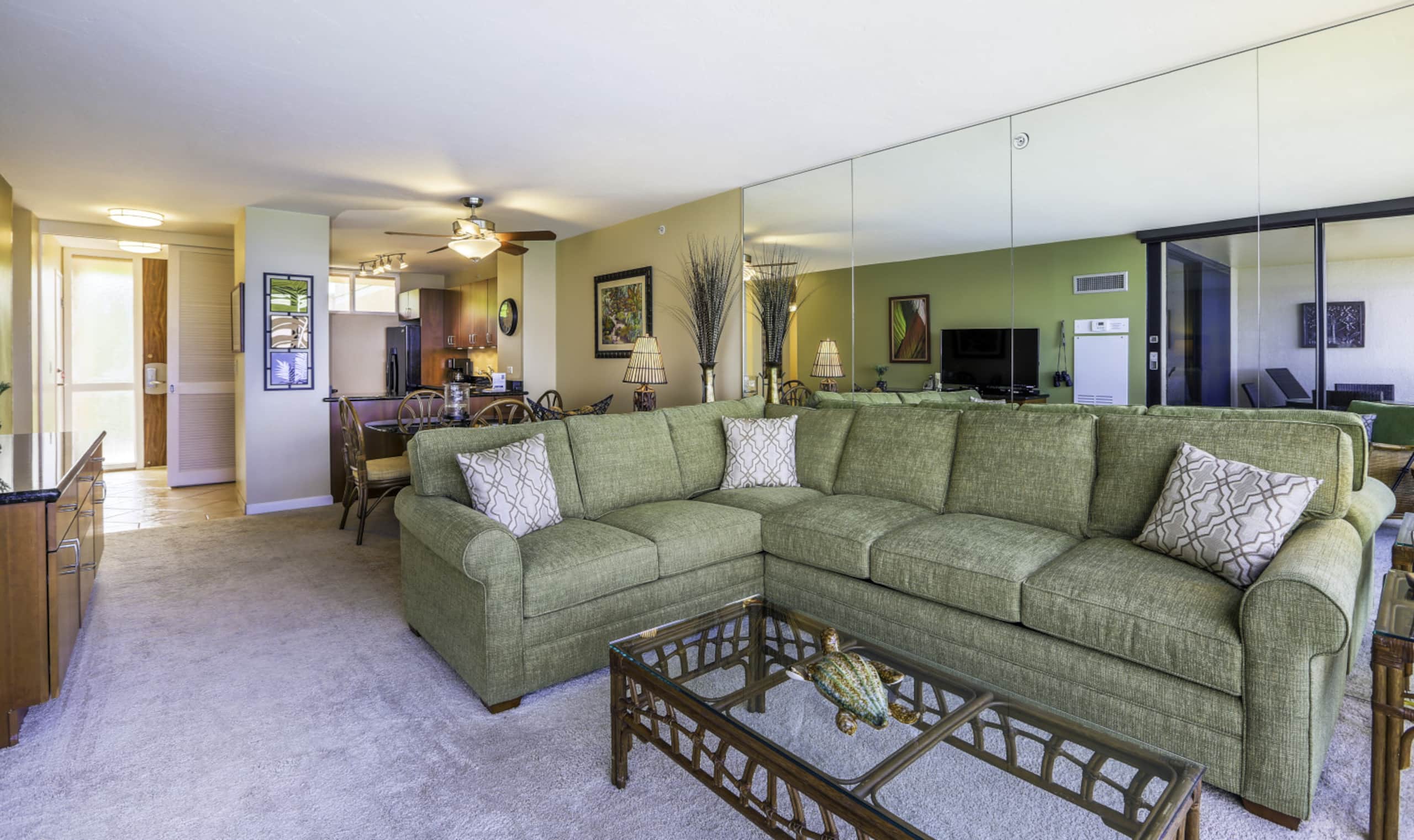 Condo in Lahaina · ★4.97 · 1 bedroom · 2 beds · 1 bath - Image 2