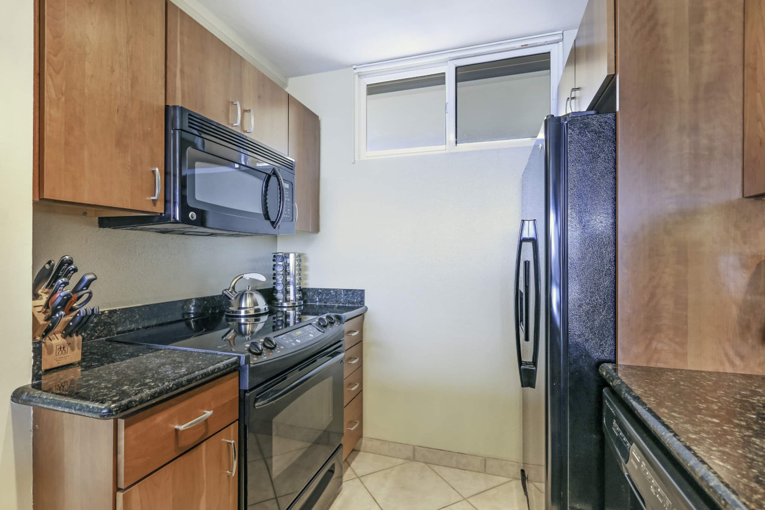 Condo in Lahaina · ★4.97 · 1 bedroom · 2 beds · 1 bath - Image 9