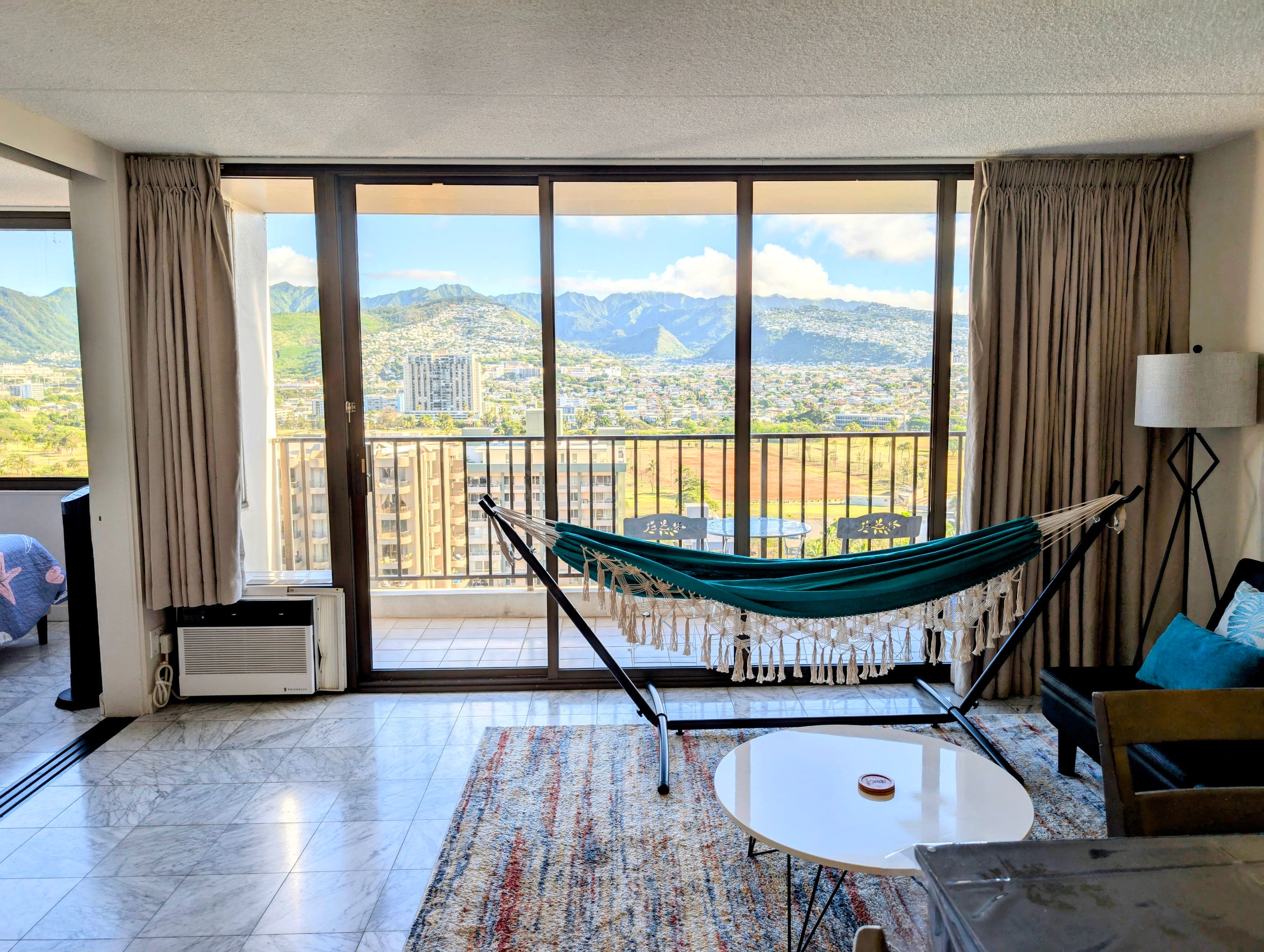 Condo in Honolulu · ★4.97 · 1 bedroom · 3 beds · 1 private bath - Image 4