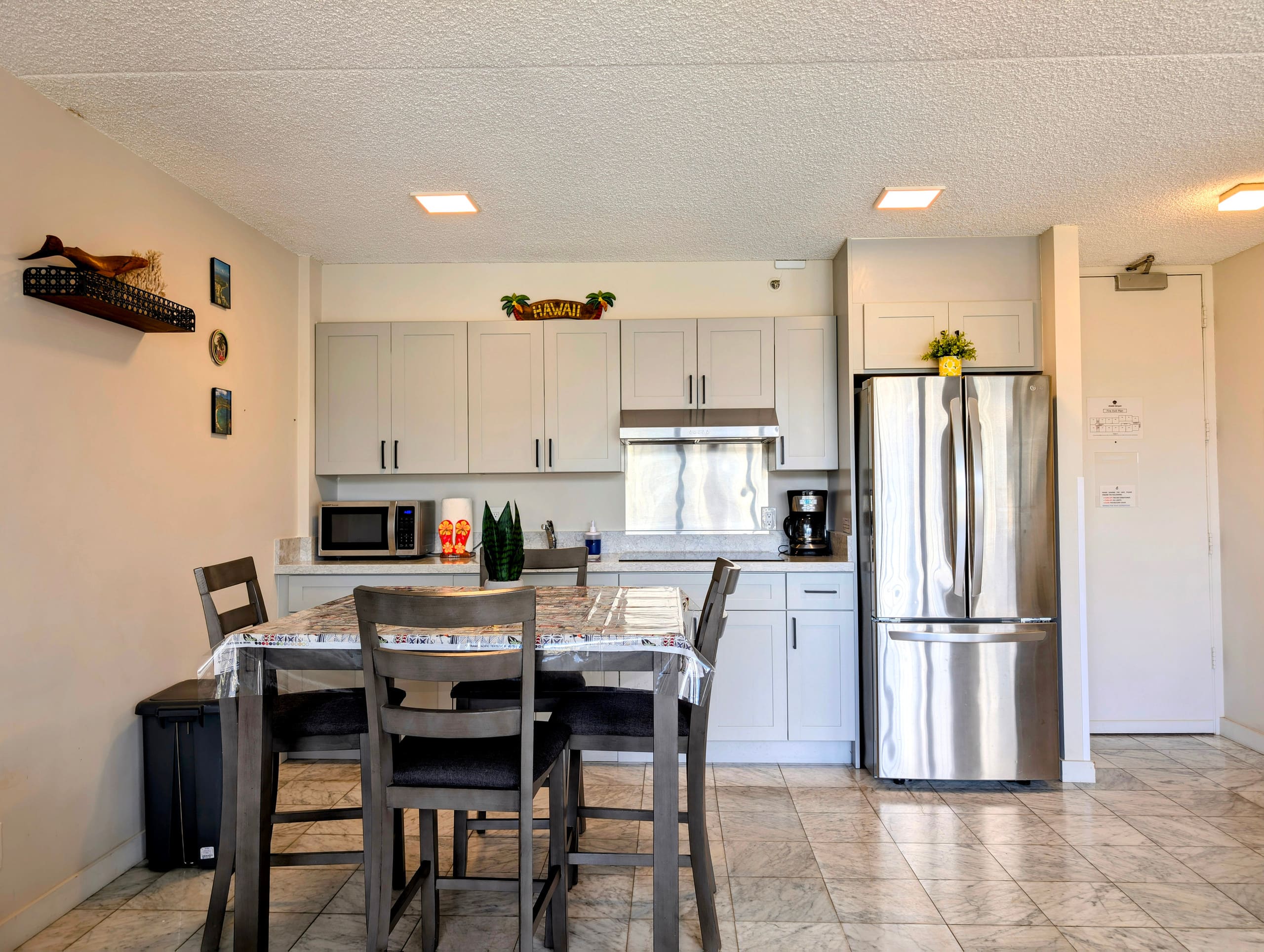 Condo in Honolulu · ★4.97 · 1 bedroom · 3 beds · 1 private bath - Image 7