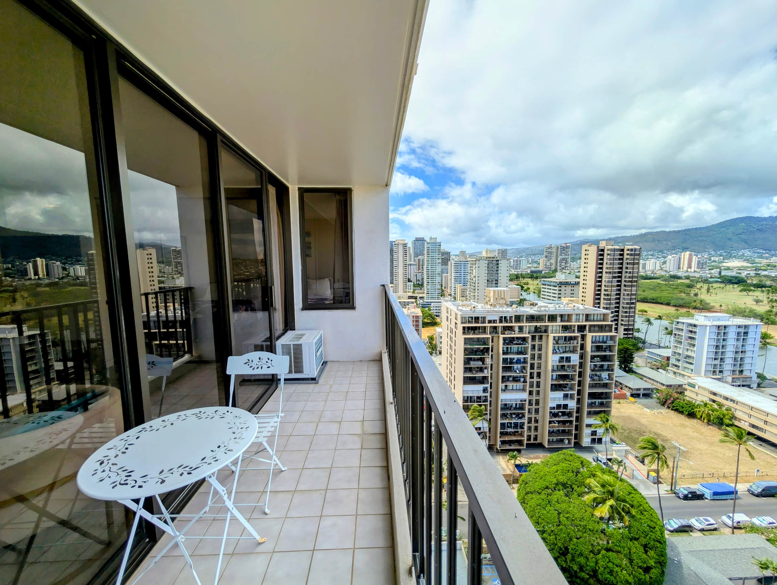 Condo in Honolulu · ★4.97 · 1 bedroom · 3 beds · 1 private bath - Image 18