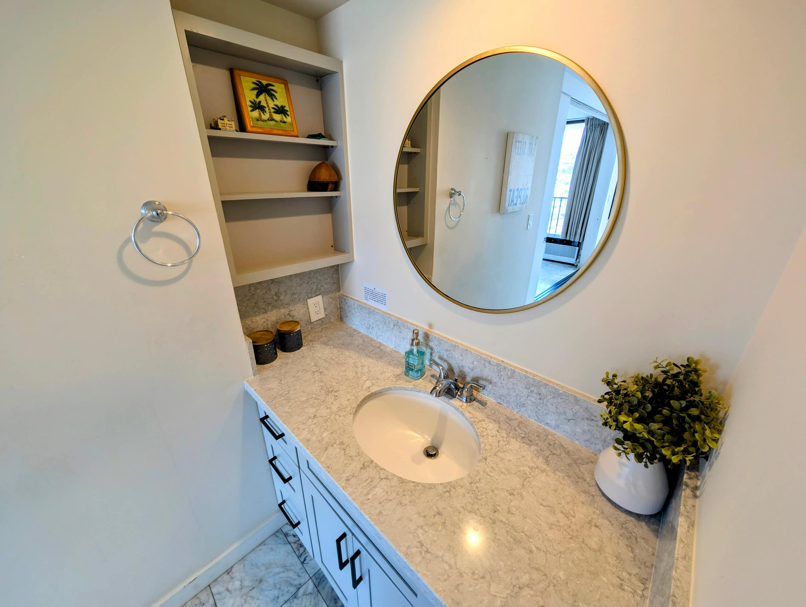 Condo in Honolulu · ★4.97 · 1 bedroom · 3 beds · 1 private bath - Image 15