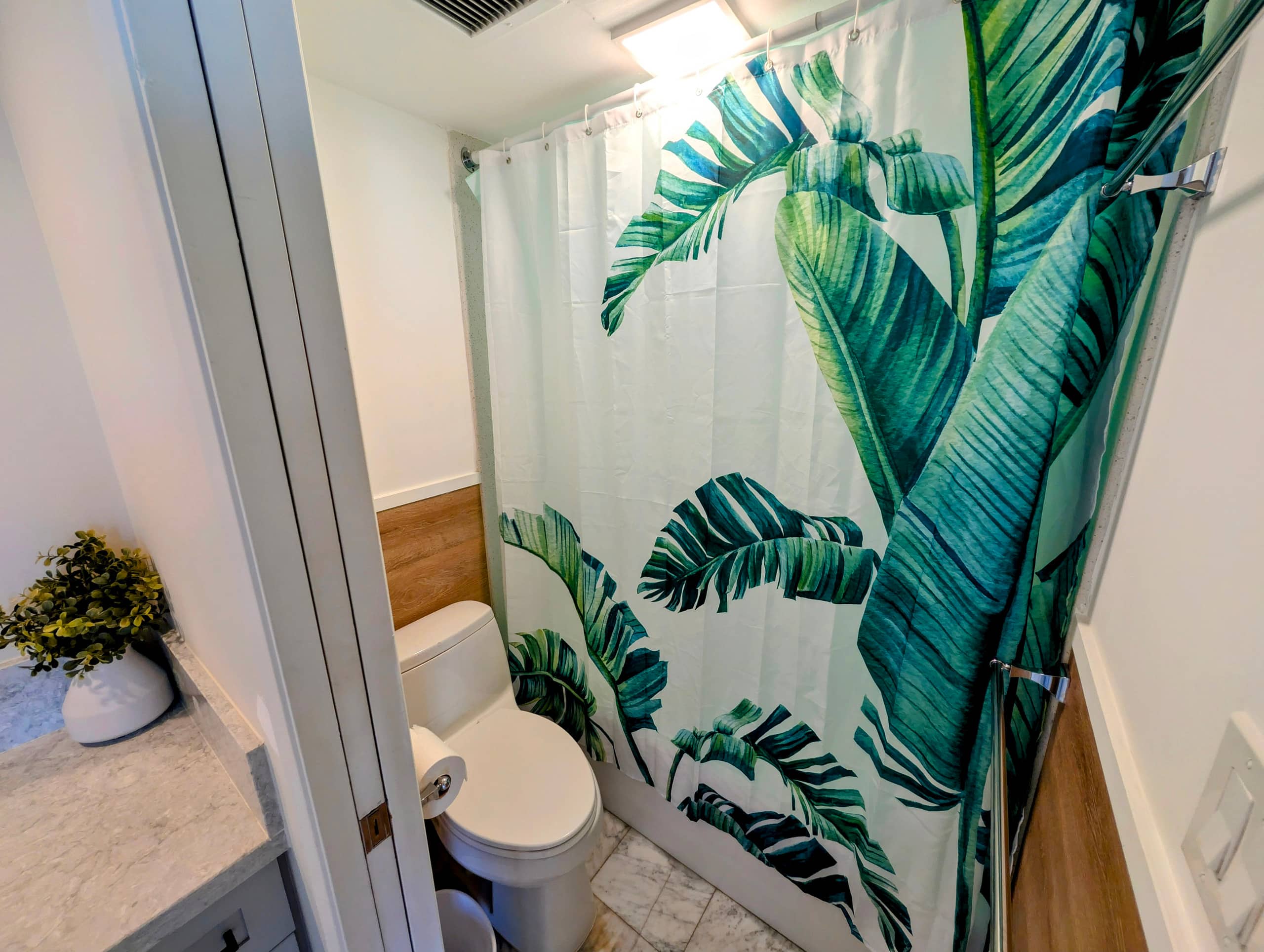 Condo in Honolulu · ★4.97 · 1 bedroom · 3 beds · 1 private bath - Image 16