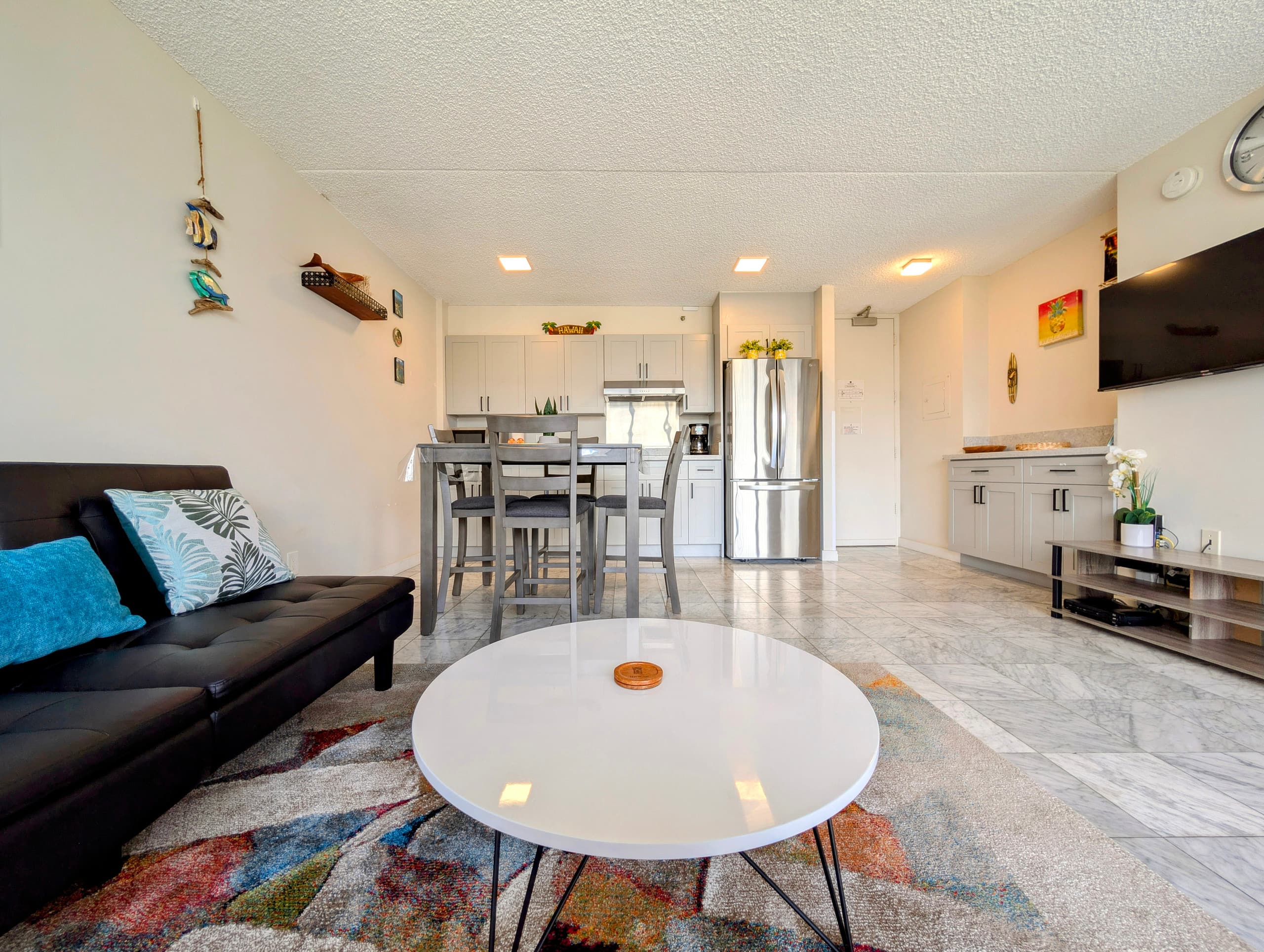 Condo in Honolulu · ★4.97 · 1 bedroom · 3 beds · 1 private bath - Image 5