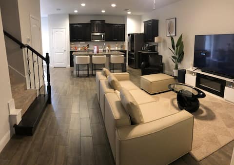 Luxury 4bed 3bath home: Weekly Discount!