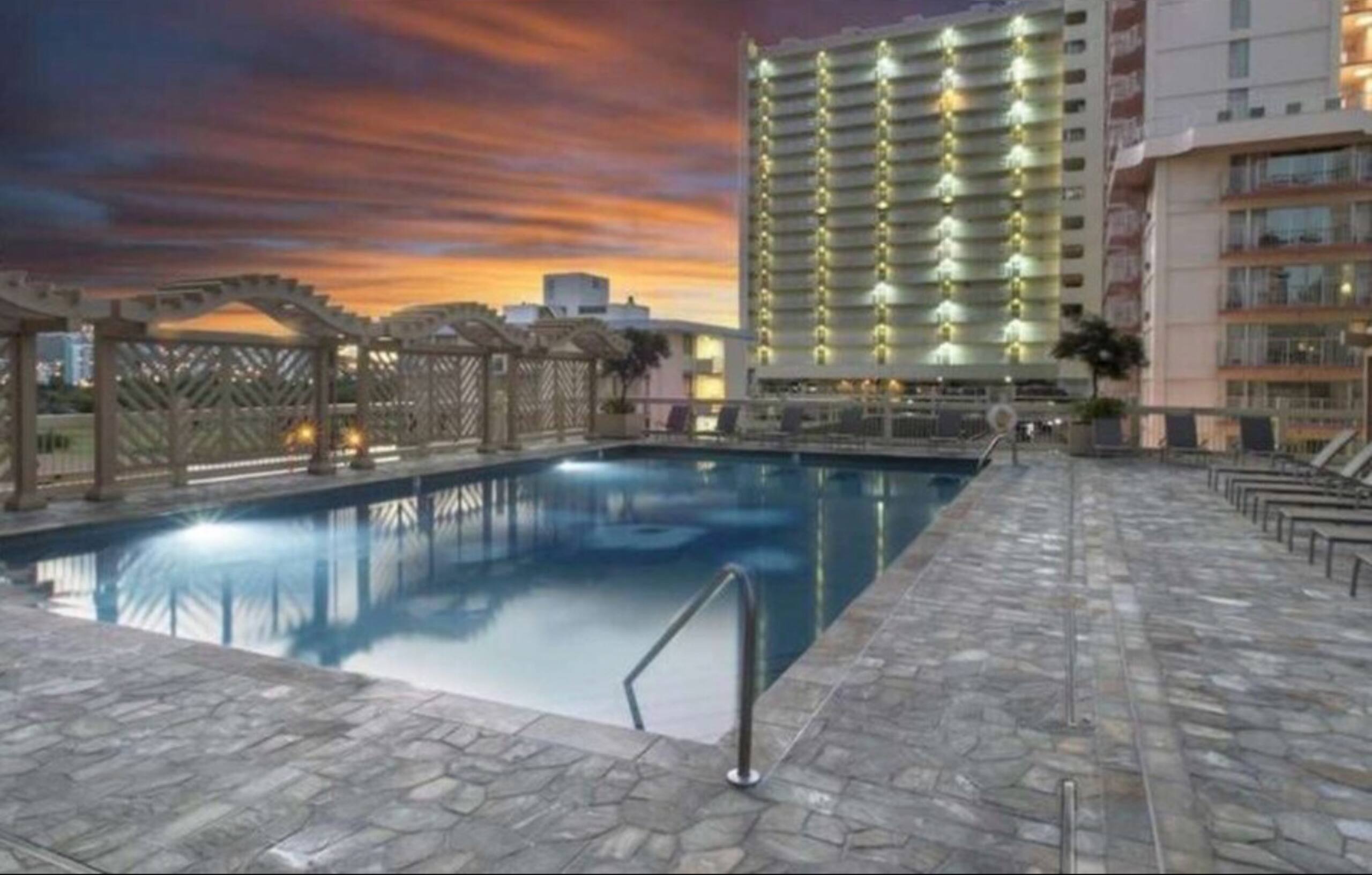 Wakiki 30FL Cozy Studio Pool&Ocean Views&Fireworks - Image 6