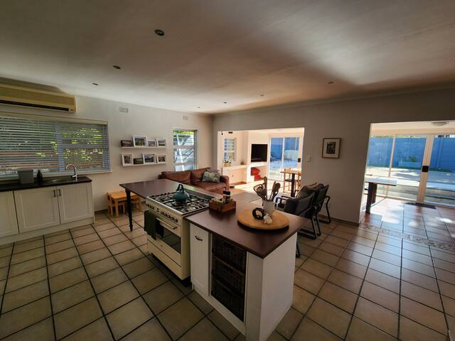 Home in Durbanville gallery image 4