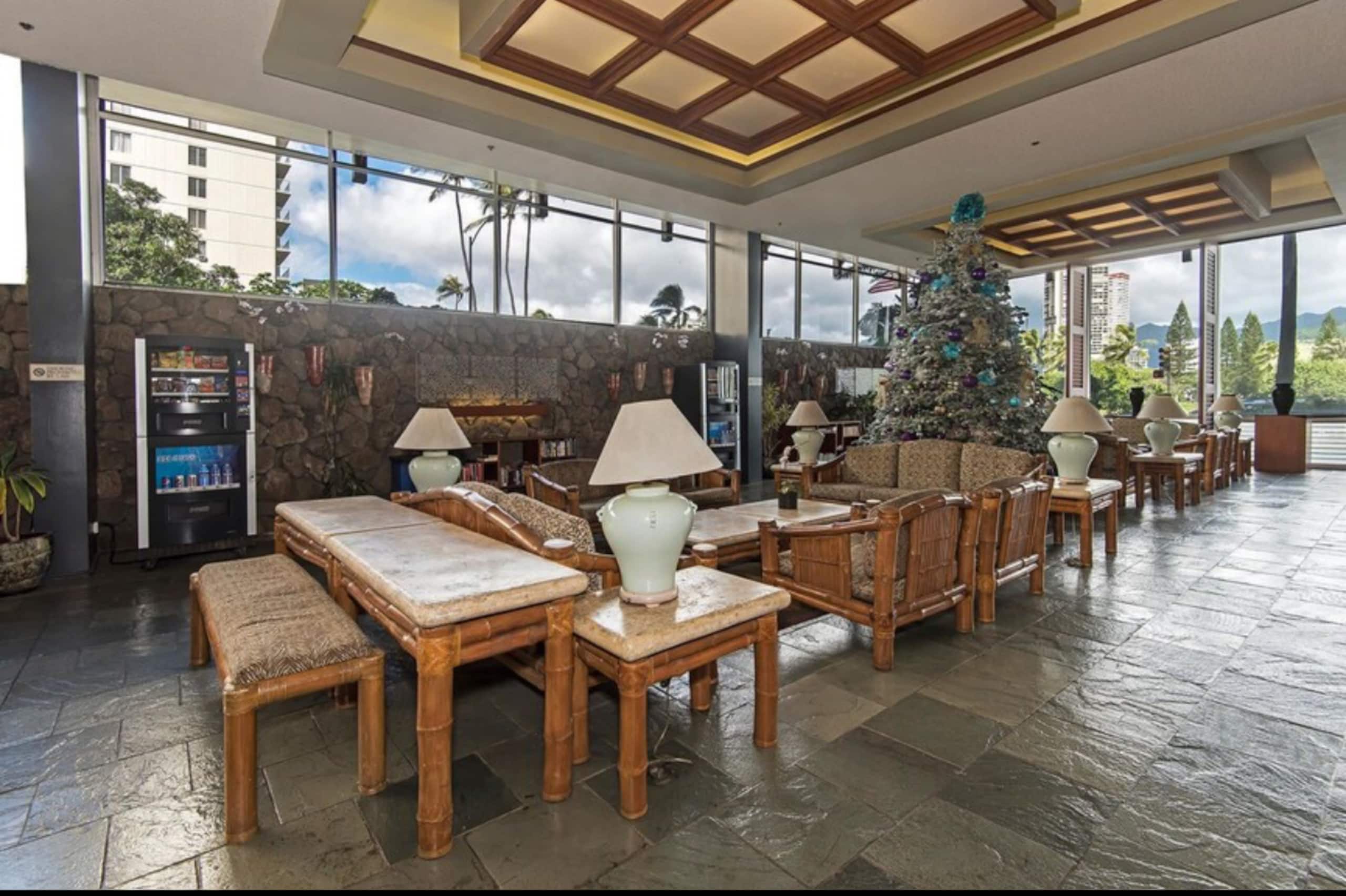 Condo in Honolulu · ★4.84 · 1 bedroom · 4 beds · 1 private bath - Image 79