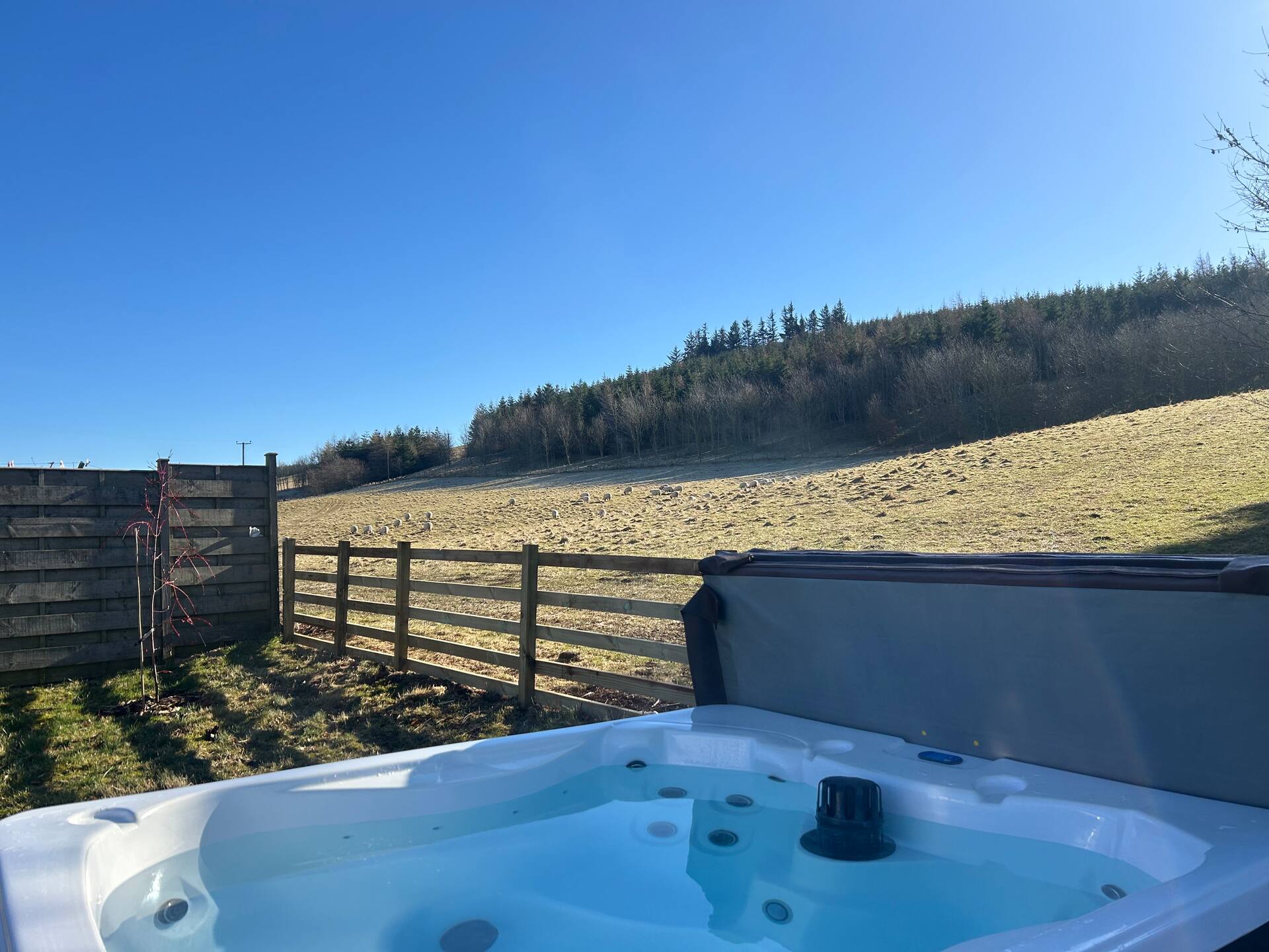 The Cottage & Hot Tub @ Overburns Farm