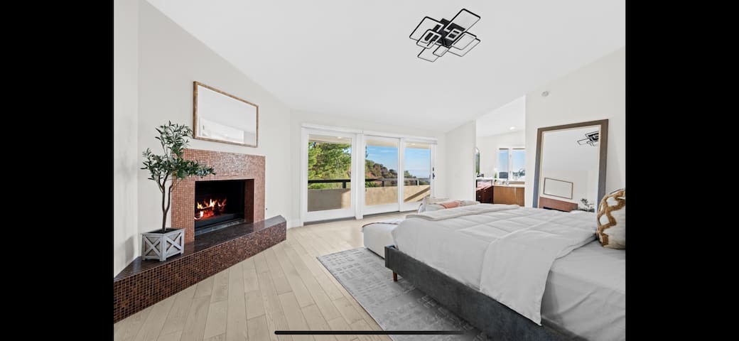 Private Bel Air Estate w/ Pool 5 Mins From Sunset gallery image 3