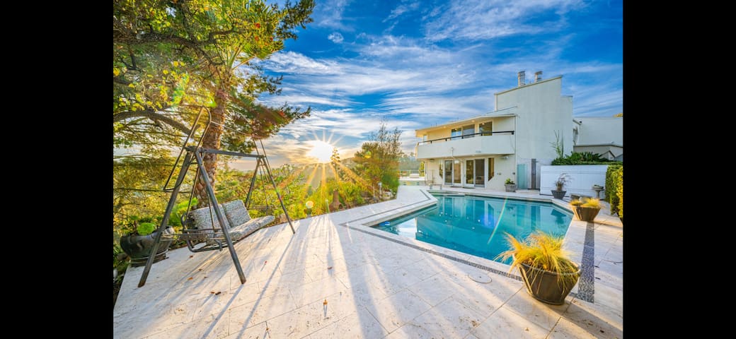 Private Bel Air Estate w/ Pool 5 Mins From Sunset gallery image 2